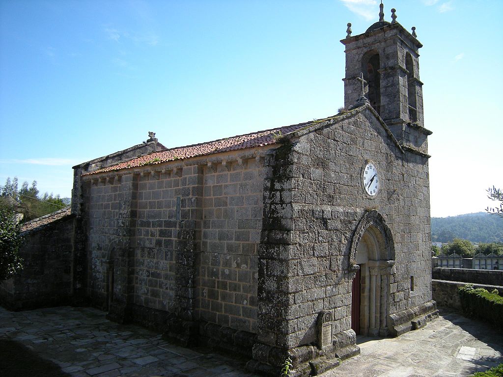 Fachada de la iglesia de la parroquia San Xulián de Romai